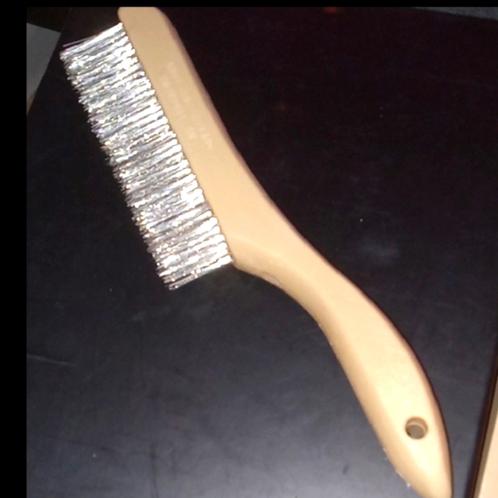 Steel Bristle Brush w Long Plastic Shoe Handle